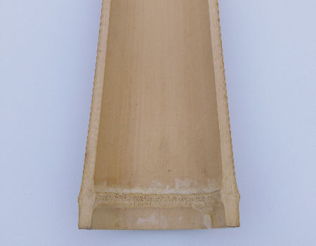 Des piquets naturels pour les jardins, des piquets pour les tomates, des fleurs de haricots, des arbres en pot et des plantes grimpantes. 3