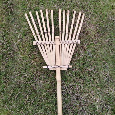 12 râteau en bambou de la dent 140cm fait main pour le râteau de pelouse de jardin de feuille de piscine