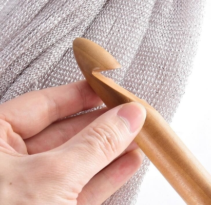 Tissez le bambou de métier de fil les aiguilles de tricotage que circulaires ont carbonisé les crochets de crochet en bambou de poignée