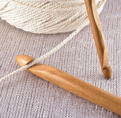 Tissez le bambou de métier de fil les aiguilles de tricotage que circulaires ont carbonisé les crochets de crochet en bambou de poignée