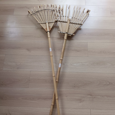 La pelouse en bambou légère de jardin de râteau de Gress assemblent vite le râteau 32cm de feuille