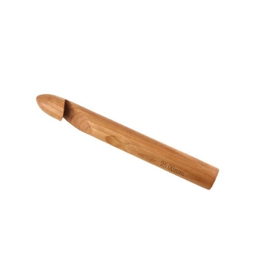 Main - les aiguilles de tricotage circulaires en bambou tissées de cadeaux ont carbonisé les aiguilles de crochet en bambou