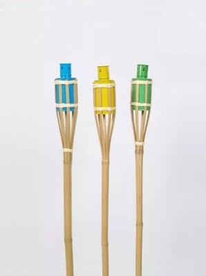 Torche Tiki en bambou naturel avec porte-bougie en métal noir pour la décoration extérieure